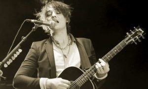 Subastan un retrato de Pete Doherty hecho con su propia sangre