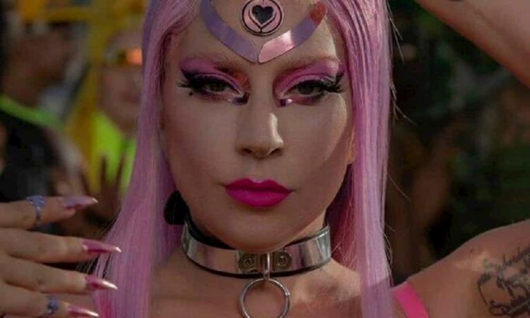 Lady Gaga como Sailor Moon en Stupid Love