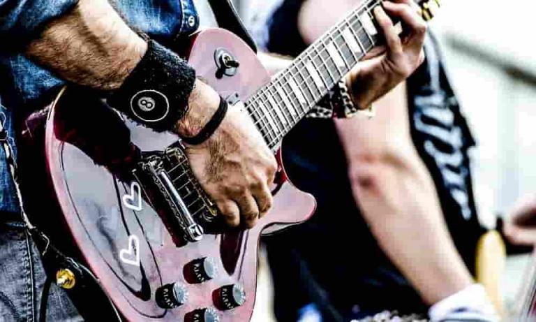 Rock n 'roll robot inteligencia artificial entre guitarras y distorsionadores