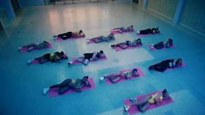 Entrena en casa con Dua Lipa y el videoclip Physical