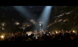 Eric Church en un concierto