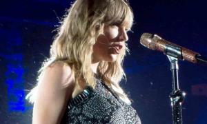 Taylor Swift contra su antiguo sello