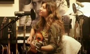 Toni Cornell canta 'Hunger Strike'