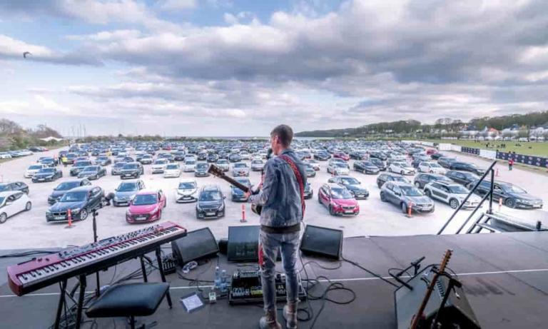 Dinamarca concierto drive-in