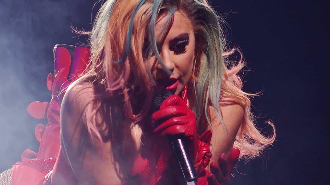 Lady Gaga en vivo micro
