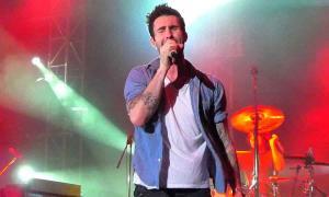 Maroon 5 Adam Levine
