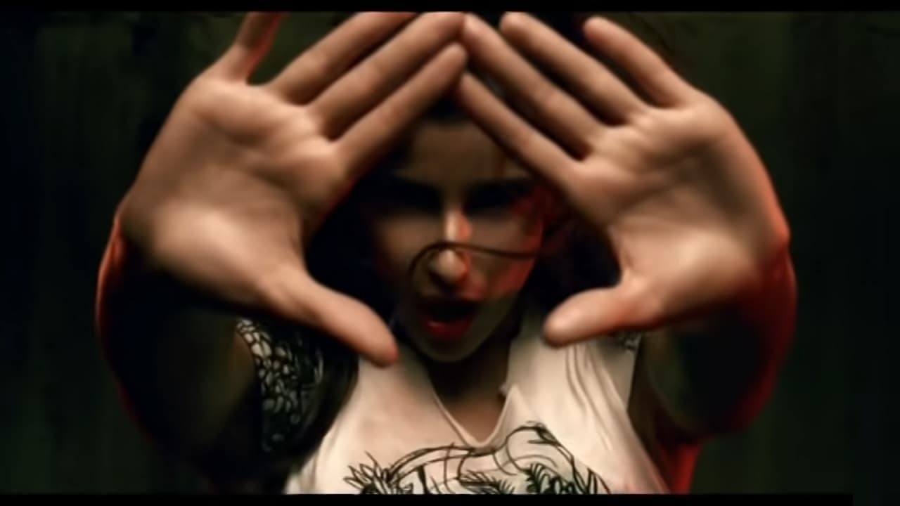 Nelly Furtado en Sour Candy